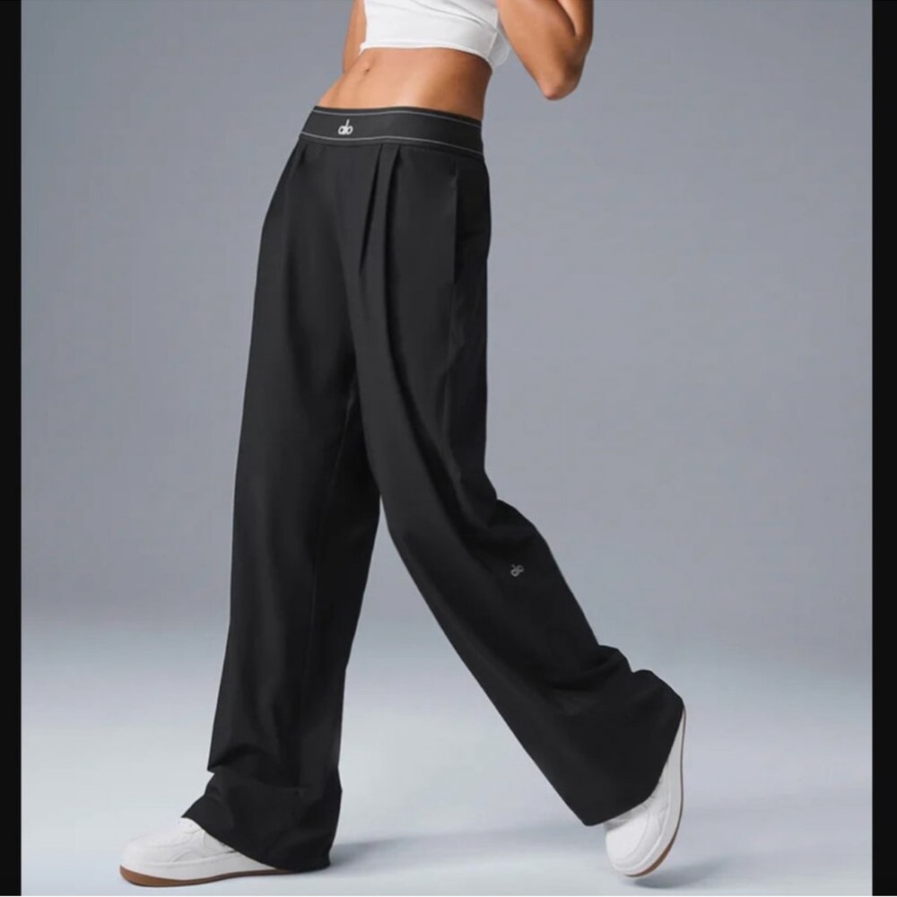 NWT ALO Yoga Suit Up Trouser Black - M